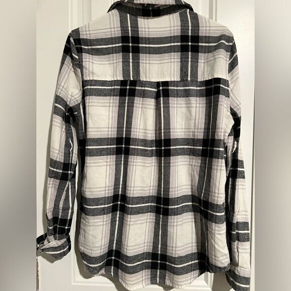 Aeropostale Plaid Long Sleeve Button-Up Shirt – Size Medium, Pre-Owned - Picture 6 of 7